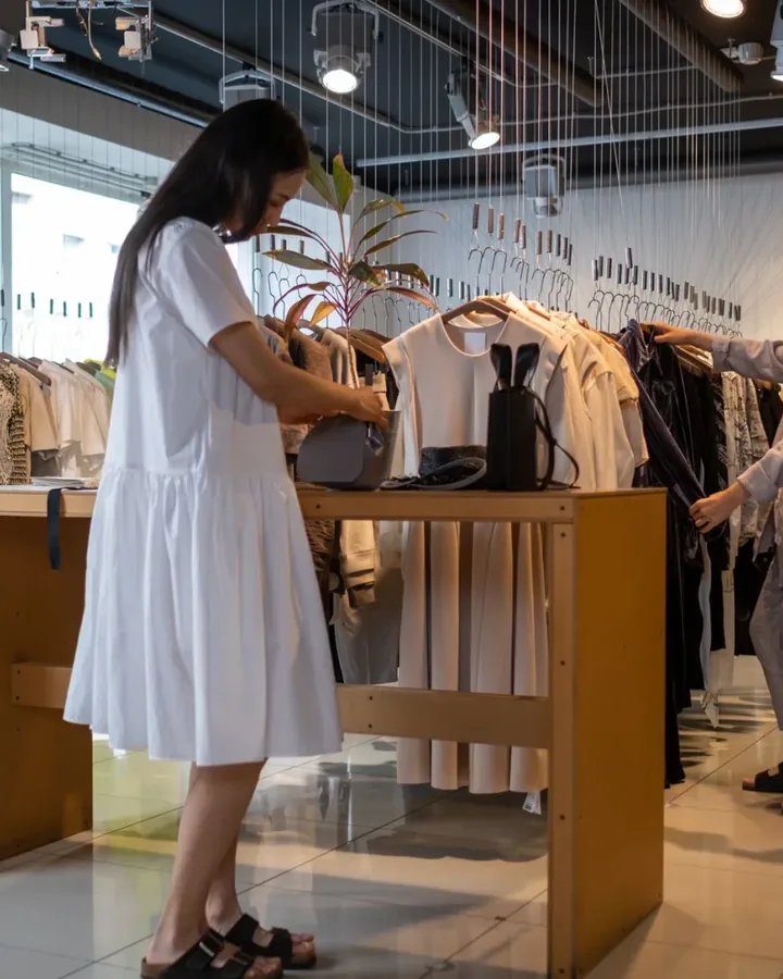 Nhân viên tại shop