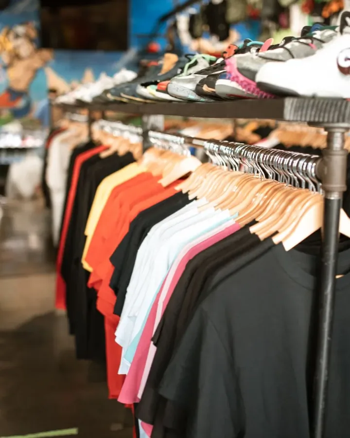 Nhân viên tại shop
